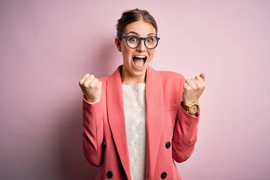 新火彩票 - 背景